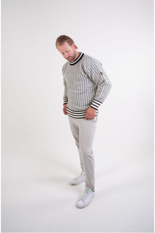 ISLENDER RUND HALS HVIT/SORT